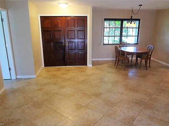 5th image of 4029 SW 5th Pl