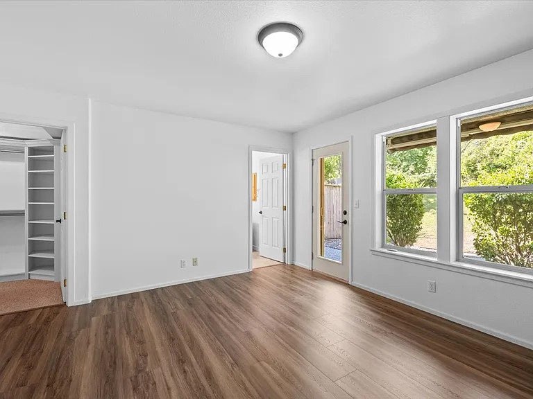 235 Jackson Creek Dr — Photo 12