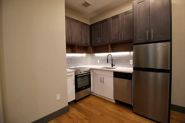 Rented by Hagstrom Management Inc | media 4