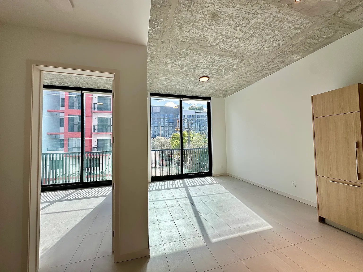 1 bed, 616 sqft, $2,298 — Photo 3