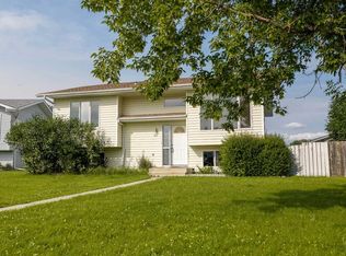 57 S Atkinson Cres, Whitecourt, AB T7S 1C7