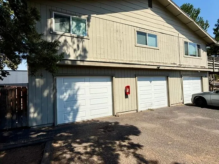 694 SE Centennial St — Photo 20