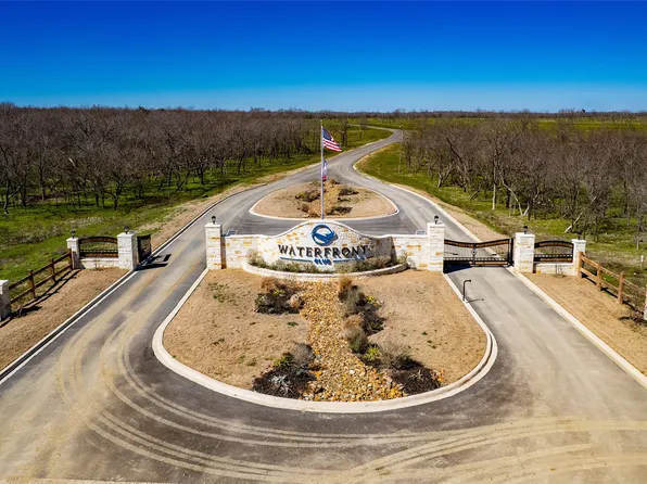 234 Waterfront Clb, Corsicana, TX 75110