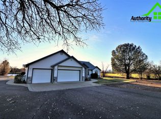 21789 Seven Lakes Ln, Redding, CA 96003