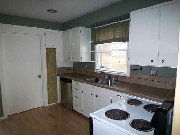 4th image of 728 E 15th St