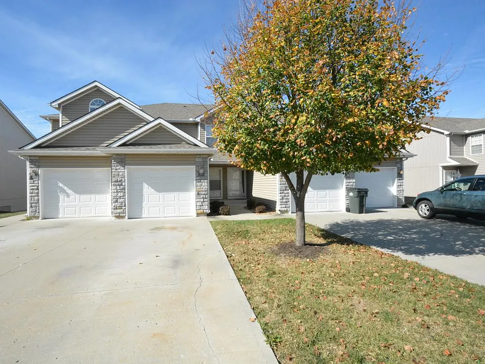 625 SW Shadow Glen Dr