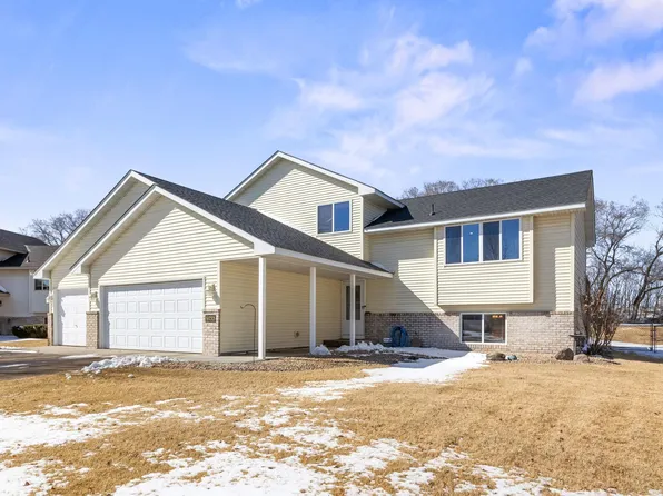 9733 Woodcrest Ct, Monticello, MN 55362