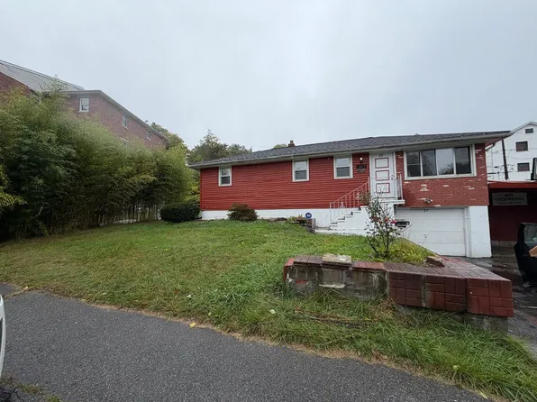 27 Dillon St, Worcester, MA 01604