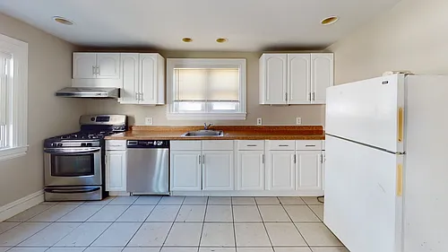 18-20 Kelley Ct #18 Photo 1