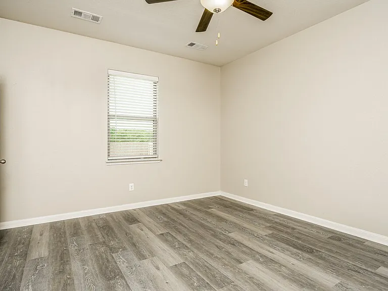 1403 Park Trails Blvd — Photo 8