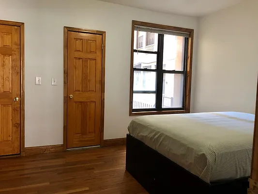 Rented by R New York | media 22