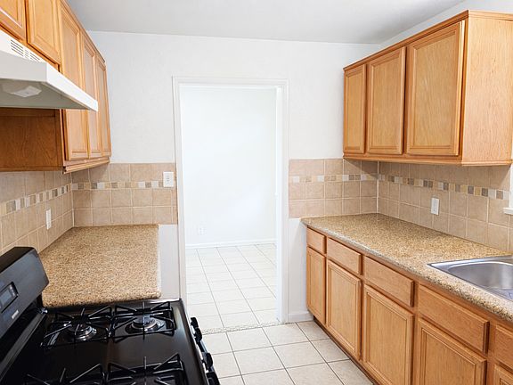 4th image of 27204 Messina St