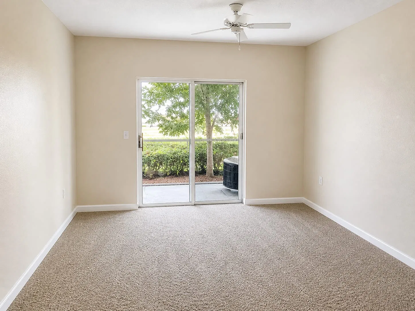 1 bed, 950 sqft, $1,400 — Photo 3