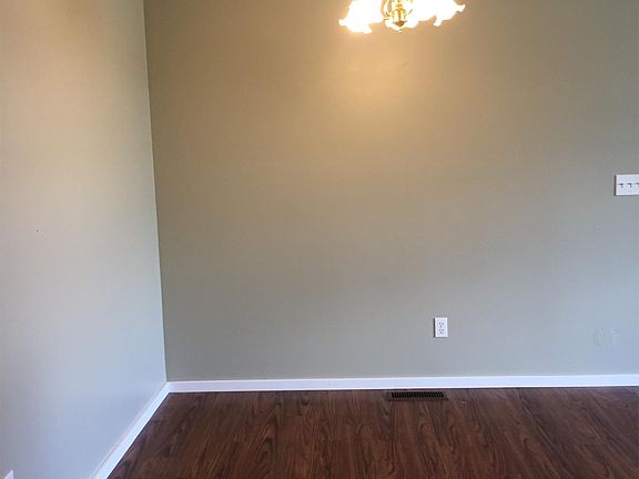 3rd image of 633 Dearborn Ave