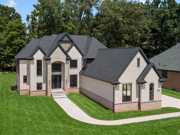 158 Enclave Ct, Rochester, MI 48306