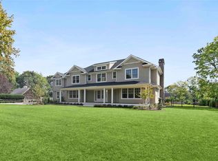 10 Cedar Ln, Westhampton, NY 11977