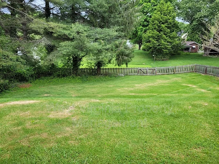 265 Court St — Photo 11
