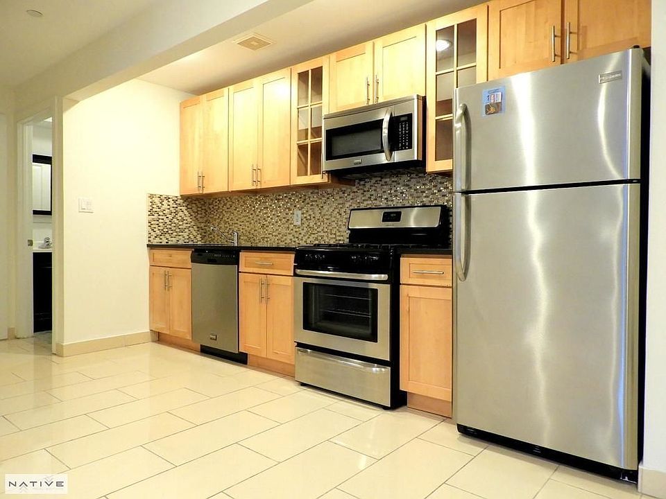 2nd image of 205 Huron St #2R