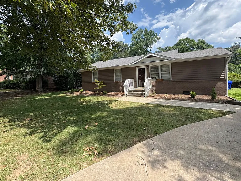 103 Fairlane Cir — Photo 10