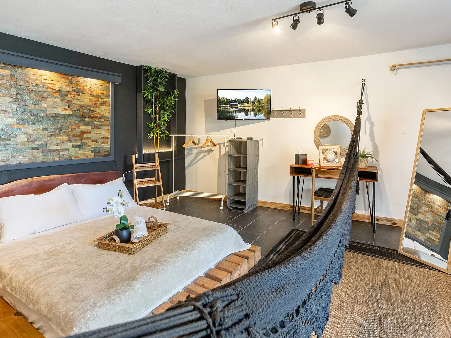 1 bed, 400 sqft, $800 — Photo 2