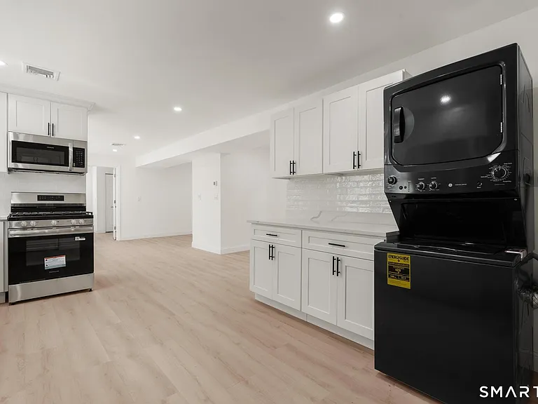 64 Soundview Ave #2 — Photo 4