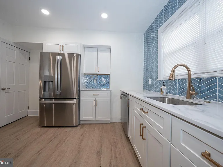 717 Miller St — Photo 12