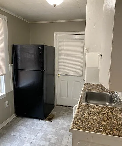 2207 S Taylor St — Photo 8