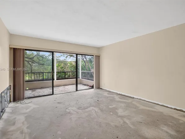 6060 S Falls Circle Dr APT 306, Lauderhill, FL 33319