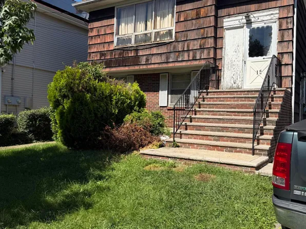 15 Algonkin St, Staten Island, NY 10312