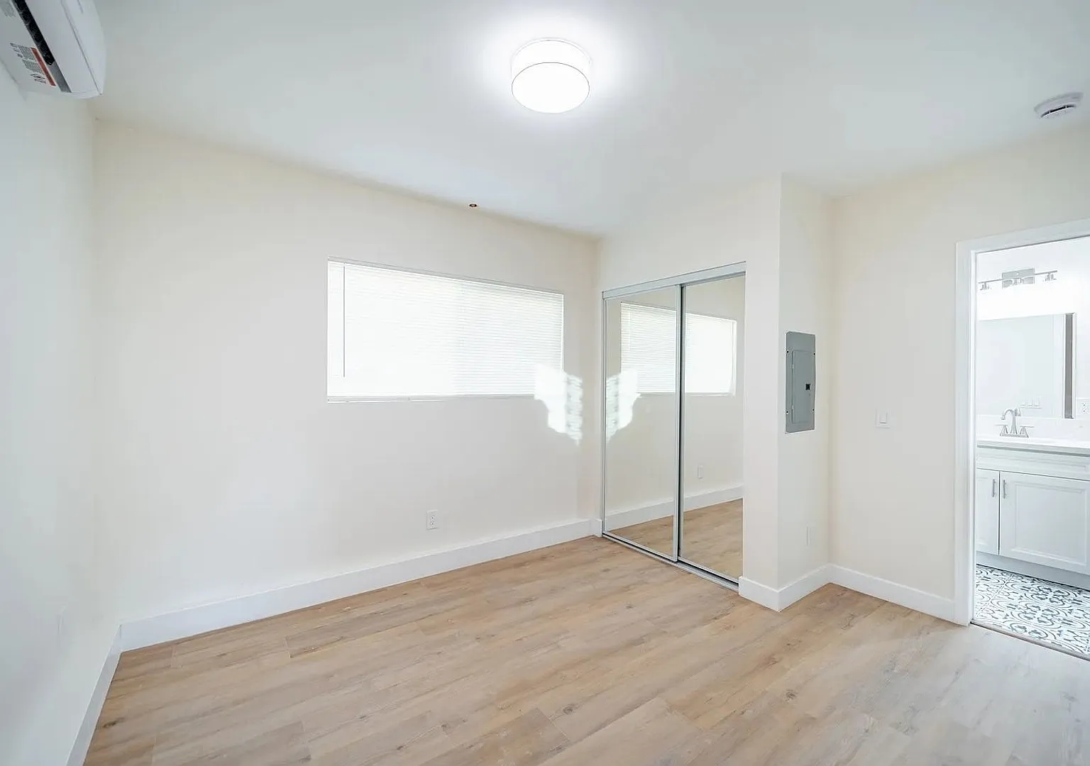 Felton St | 4576-82 — Photo 3