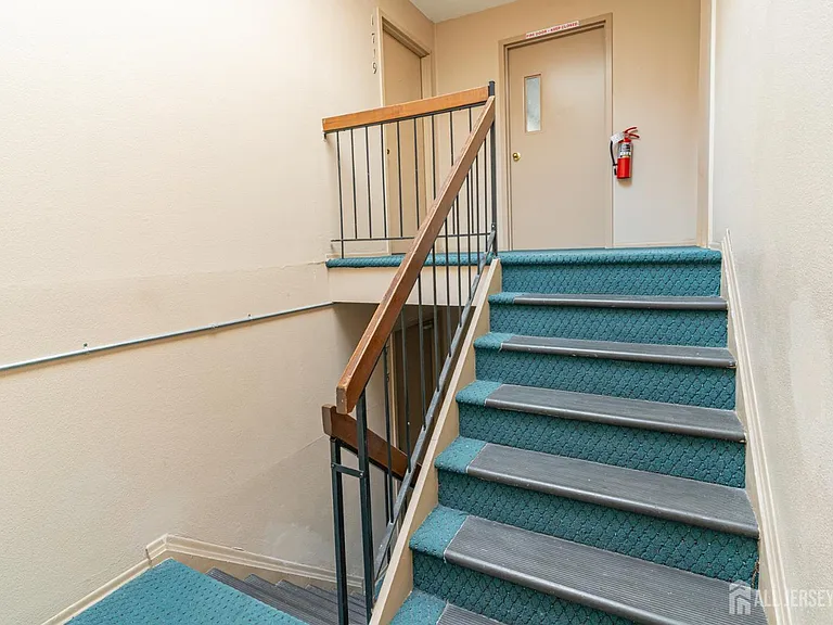 1719 Raspberry Ct — Photo 10
