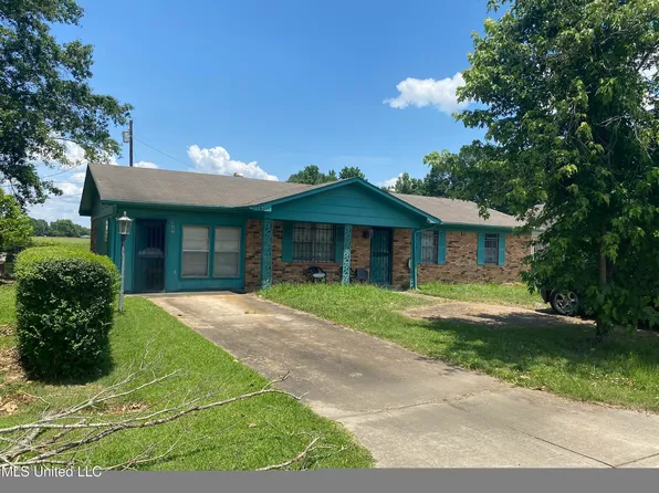 162 Lyons Srive Dr, Grenada, MS 38901