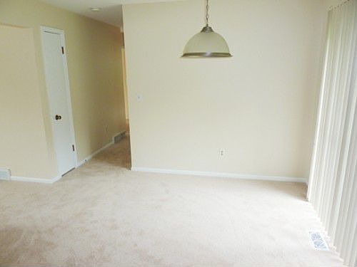 4th image of 2847 Winesap Dr NE