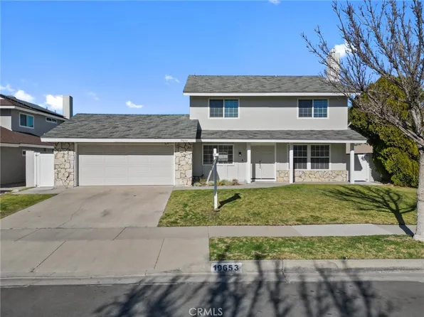 19653 Newhouse St, Santa Clarita, CA 91351