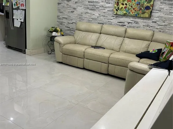 22 E 58th St, Hialeah, FL 33013