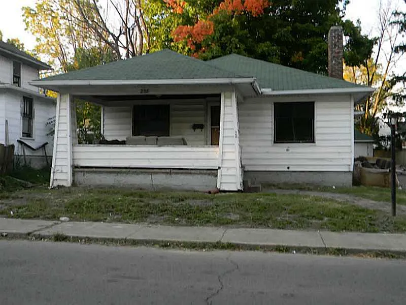 208 W Brown Ave photo 1