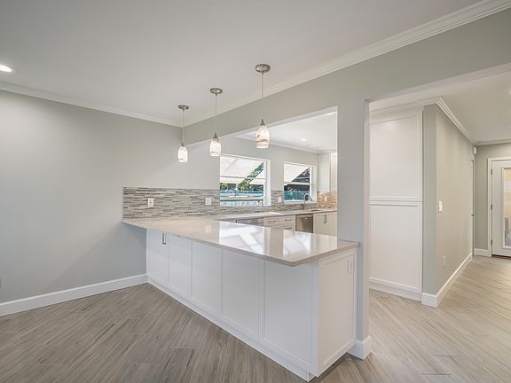 5th image of 4234 Gulf Of Mexico Dr Unit O1