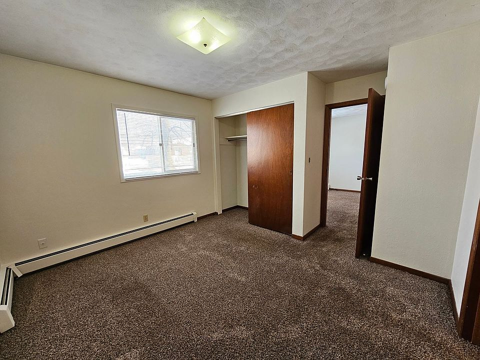 2nd image of 1325 Meadowview Dr APT 5