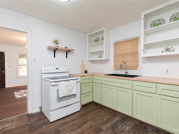 3rd image of 505 W Samano St