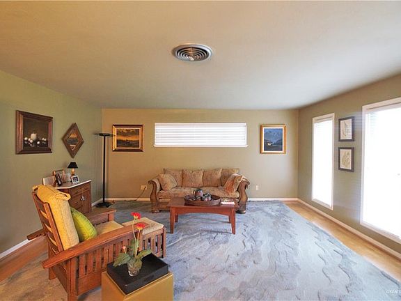 4th image of 1607 Larkspur Ave
