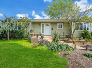 48 Gerhard Rd, Plainview, NY 11803