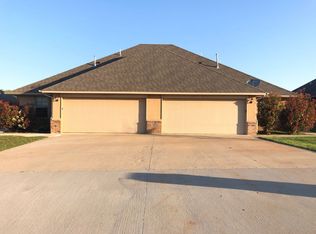 11213 Coachmans Rd, Yukon, OK 73099