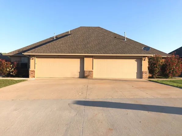 11213 Coachmans Rd, Yukon, OK 73099