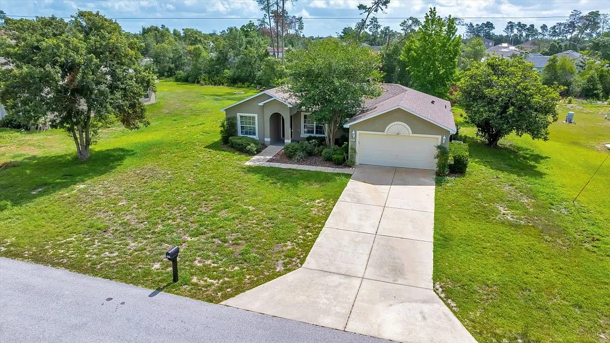 3 bed, 2.0 bath, 1454 sqft, $1,700 — Photo 4