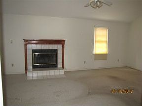 5th image of 321 Northlake Dr