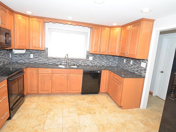 5th image of 115 Castanea Dr
