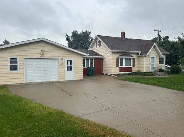 48 4th Ave NW, Garrison, ND 58540
