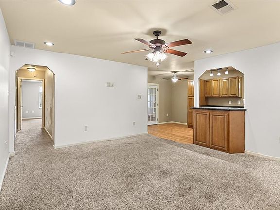 3rd image of 8320 Sabre Dr