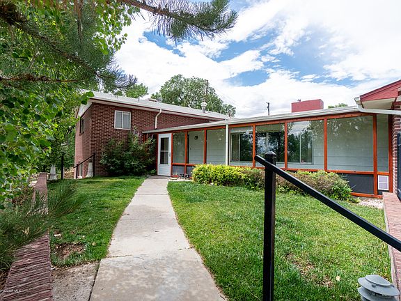 3rd image of 1904 Brookside Dr