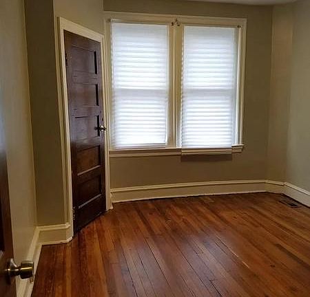 5th image of 937 E Tioga St